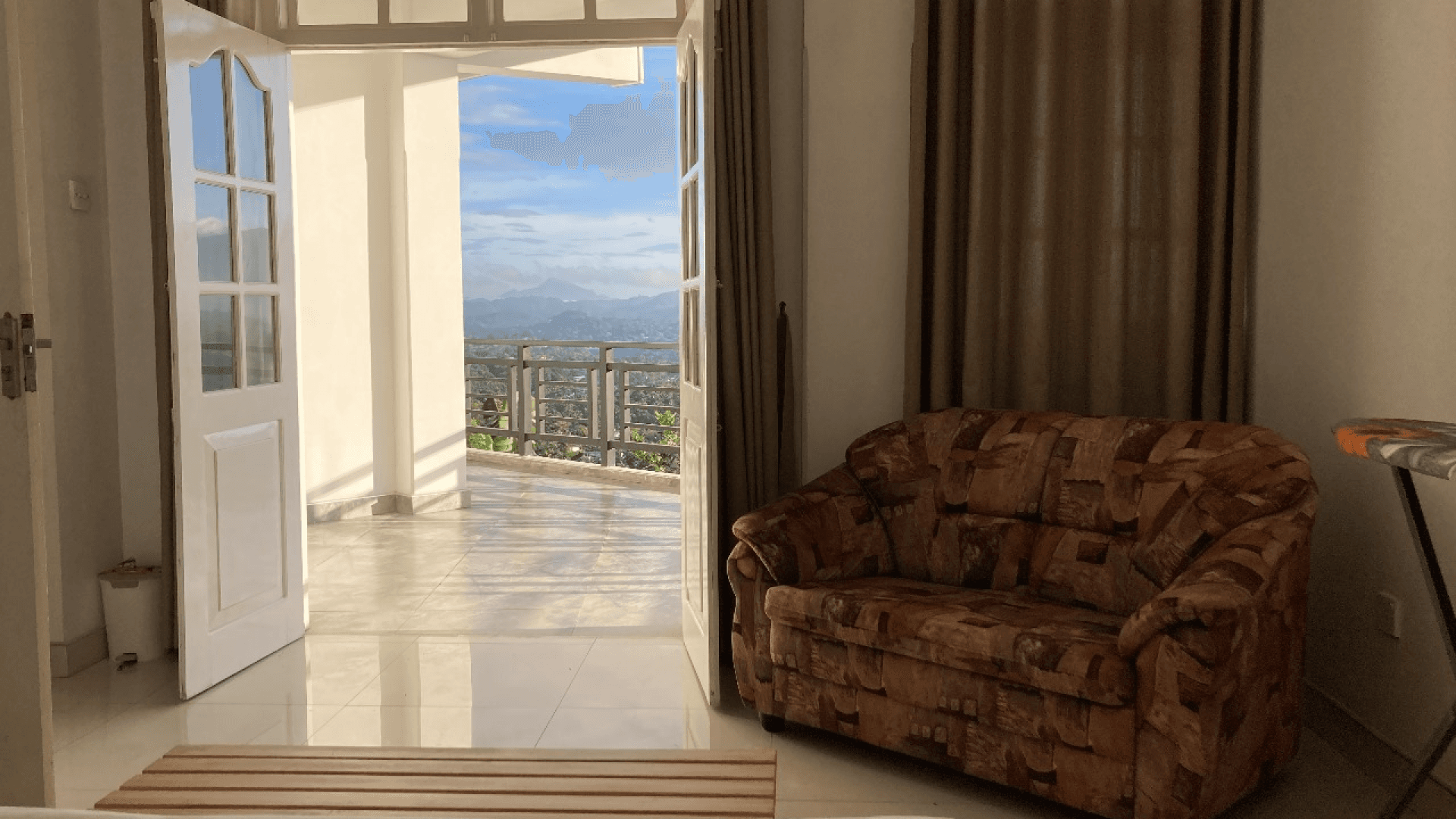 amaizing mountain view bed room