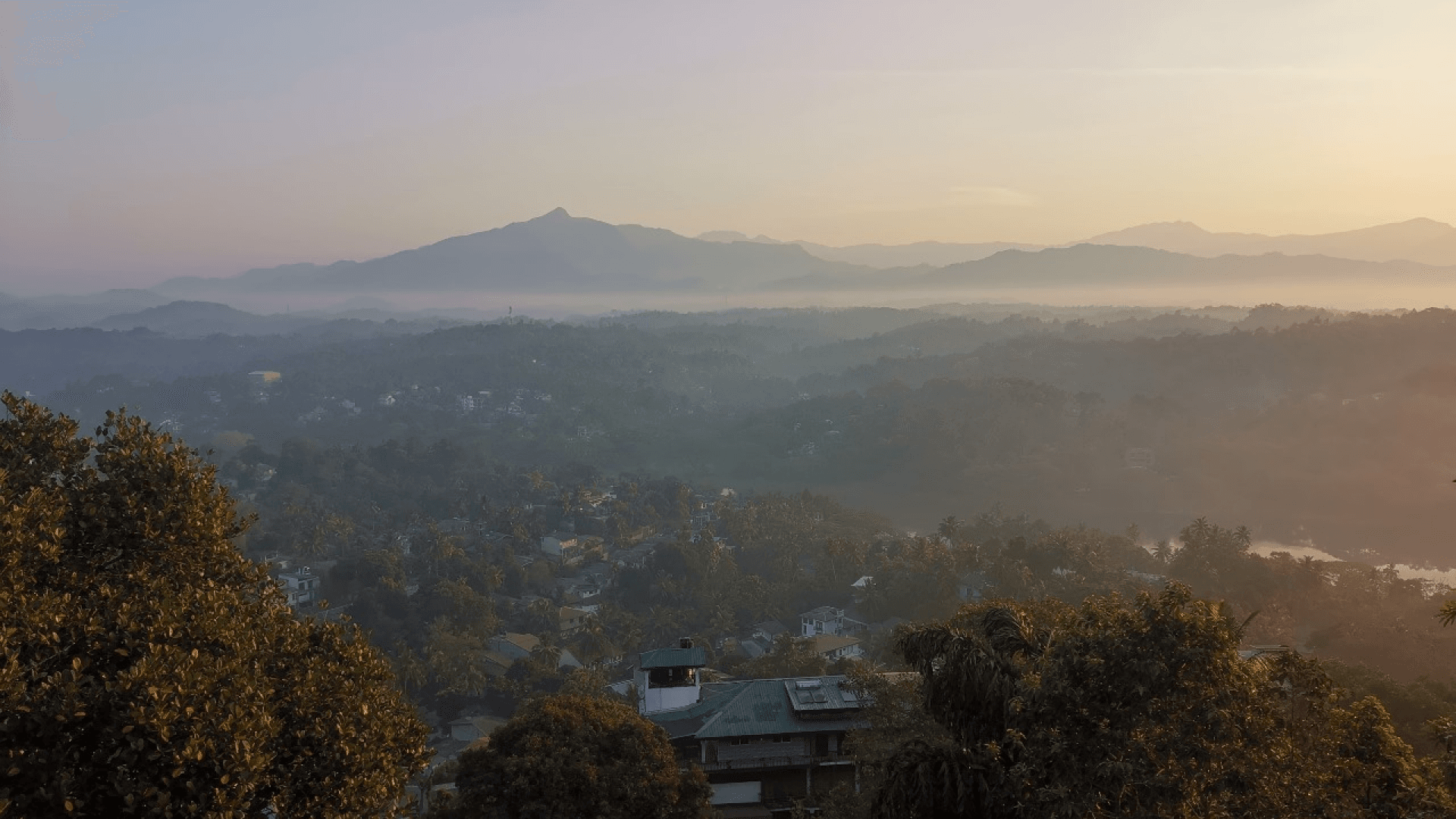 knuckles mountain range homestay view